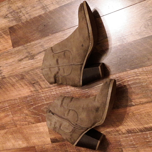 Old Navy Shoes - Faux leather ankle boots